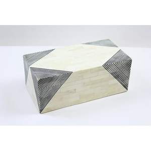 Boîte de rangement décorative élégante en résine avec intérieur en MDF pour la décoration de la maison, les cadeaux et l'organisation par RR Enterprises - Product Image 1