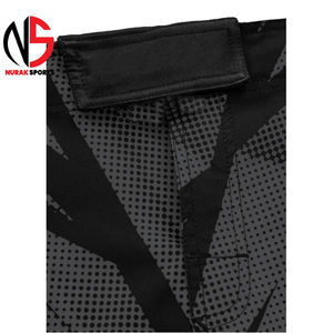 กางเกงมวยไทยชายคุณภาพพรีเมียม น้ำหนักเบา ราคาขายส่ง ปรับแต่งได้ตามต้องการ ผ้าไม่ยับ ดีไซน์ล่าสุด - Product Image 3