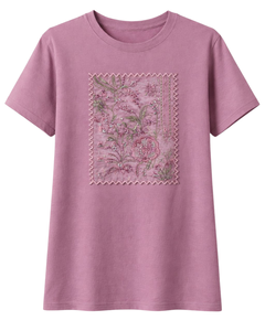 เสื้อยืดผู้หญิงสีชมพูปักลายดอกไม้แบบกำหนดเอง คอตตอน คอกลม แขนสั้น สไตล์ลำลองสำหรับฤดูร้อน รับผลิตตามแบบ พร้อมสกรีนโลโก้ OEM - Product Image 1