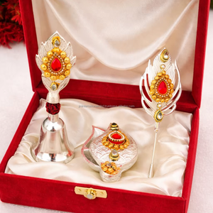 Caja de Sindoor de Diseño Bohemio de Origen Indio Plateado, Barra Tilak y Campana Pooja, Paquete de Regalo para Diwali - Product Image 1