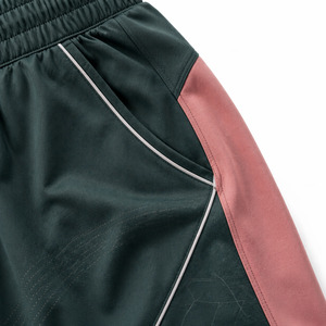 Shorts de Pickleball Cortos de la Marca Boutique, Color Verde Jade Oscuro, Ropa Deportiva de Lujo con Paneles Curvos de Diseño Exclusivo - Product Image 4