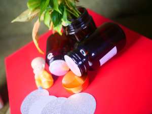 Film d'étanchéité en aluminium anti-déversement à livraison rapide du fabricant vietnamien, couvercle thermoscellable, bouchon de bouteille de sécurité, doublure en aluminium SAM LAN Die - Product Image 5