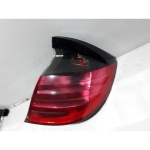 ตัวยึดหลอดไฟท้ายขวาด้านขวาของรถยนต์ C-class มือสอง รุ่น A2038200664 - Product Image 2