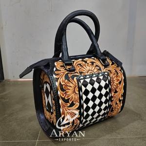 กระเป๋าเดินทางสุดหรูหนังแท้ลายตารางสลักลายดอกไม้แบบแฮนด์เมด คอลเลคชั่นใหม่ล่าสุดปี 2026 - Product Image 1