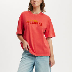 เสื้อยืดคอกลมโอเวอร์ไซส์สำหรับผู้หญิง รุ่นใหม่ล่าสุด ปี 2026 สีแดง แขนสั้น ทรงหลวม ผ้าฝ้ายเจอร์ซีย์ 100% พิมพ์ลายตัวอักษร ใส่ได้ทุกฤดู - Product Image 4