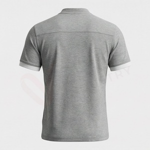 Polo à manches courtes gris pour homme avec col zippé et poche poitrine, design uni en tricot décontracté - Product Image 2
