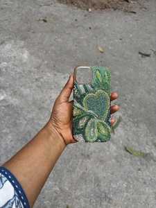 Funda de Teléfono Hecha a Mano con Cuentas, Tema Ángel Verde, Forma Rectangular, Bordado Textil Artesanal - Product Image 1