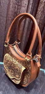 Bolso de Mano de Cuero Hecho a Mano por Artesanos para Mujer con Detalles Florales Tallados a Mano Tradicionales, Diseño de Moda de Lujo, Venta al Por Mayor - Product Image 2