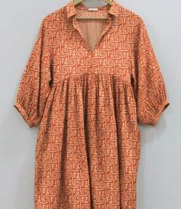 Robe midi formelle pour femme, à motifs floraux, tie-dye, dessinée à la main, ethnique |   Robe simple en coton 100% écologique, respirante, taille naturelle, coupe trapèze - Product Image 3