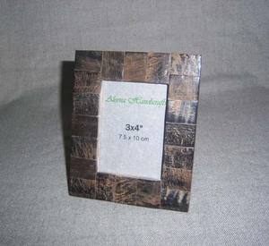 Cadre photo classique en bois, laiton et résine avec incrustation d'os, qualité export, pour décoration intérieure, salon, articles cadeaux - Product Image 1