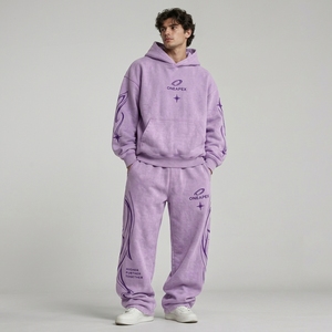 Ensemble de survêtement pour homme, violet, coupe oversize, en coton épais, avec sweat à capuche et pantalon de jogging, style streetwear, personnalisable avec marque privée - Product Image 1