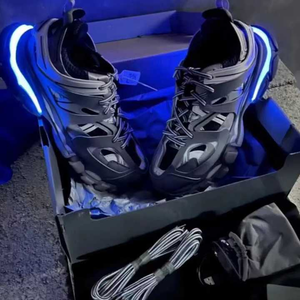 Chaussures de course LED Track 3.0 pour hommes et femmes, style rétro, dessus en cuir véritable, doublure en mesh, légères - Product Image 3