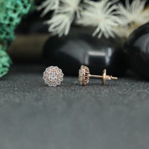 Pendientes de Oro Rosa con Moissanita y Halo de Plata de Ley 925 |   Pendientes de tuerca con diseño de diamantes en racimo redondo para mujer, venta al por mayor - Product Image 2