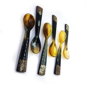 Nouvelle Cuillère en Corne de Buffle Naturelle Écologique à Manche Court Effet Miroir, Idéale pour Desserts, Glaces, Soupes Bébé, Noël, Maison et Hôtels - Vente Chaude - Product Image 2