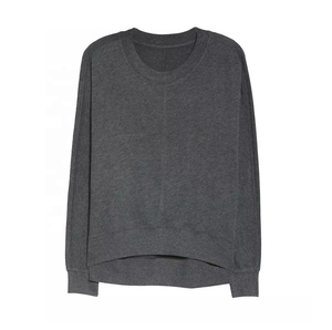 Sweatshirts et sweats à capuche pour femmes en gros – Pulls à capuche tendance pour femmes – Sweats unis élégants pour femmes - Product Image 1