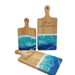 Planche de petit-déjeuner Aaliyan Impex la plus vendue planche à découper en bois de charcuterie de style nautique à base de résine époxy d'olive - Product Image 1