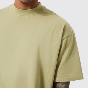 เสื้อยืดคอกลมสีพื้นทรงโอเวอร์ไซส์สุดฮิต สไตล์คลาสสิก ผ้าหนา ใส่สบาย เหมาะกับฤดูร้อน แขนสั้นทรงหลวมสำหรับผู้ชาย - Product Image 4