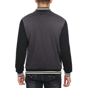 Blouson universitaire homme bleu marine et rouge avec manches contrastantes, col montant, poignets et ourlet zippés, vêtement extérieur personnalisé en toile imperméable et respirante - Product Image 4