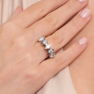 Anillo de Cinco Piedras con Diamante Moissanite Auténtico de Corte Redondo para Mujer, Plata 925 Original, Anillo de Compromiso para Novia, Regalo - Product Image 3