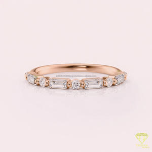 Anillo de Boda de Diamantes Cultivados en Laboratorio, Corte Baguette y Redondo, Oro Amarillo, Apilable, Anillo de Aniversario, Media Eternidad, Minimalista, para Novia - Product Image 1
