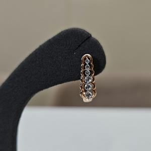 Pendientes de Aro con Diamantes Cultivados en Laboratorio de 0.35ct, Oro Rosa de 14K, Estilo Huggie, Minimalistas, Elegantes, Regalo para Novia, Fiesta - Product Image 4