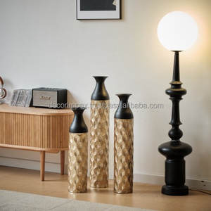 Jarrón de suelo de metal de gama alta para decoración de interiores de lujo y estilo para interiores de casas y Hoteles únicos a los mejores precios - Product Image 2
