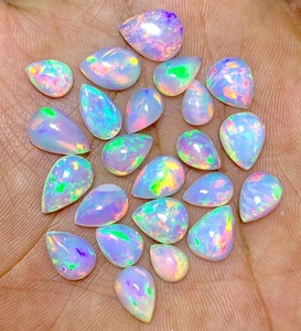 Opale de feu naturelle d'Éthiopie Welo, cabochon en forme de poire, pierre précieuse blanche, taille 3-5 carats, prix de gros - Product Image 1