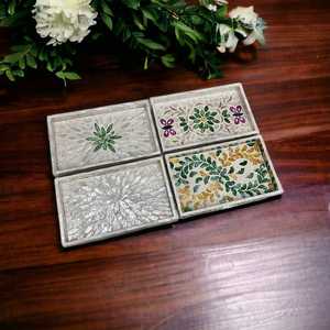 Bandeja Moderna con Incrustaciones de Nácar, Organizador de Almacenamiento de Lujo Hecho a Mano con Mosaico de Conchas para Mesa, Tocador y Decoración - Product Image 1