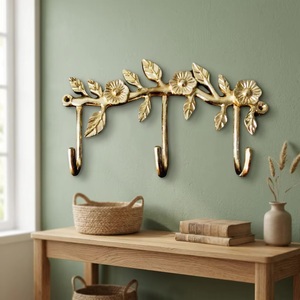 Crochets muraux rustiques en laiton en forme de feuille de fleur, 3 crochets, en métal, faits à la main, décoratifs, porte-manteau mural, ensemble de crochets - Product Image 1