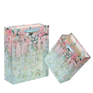 Sac cadeau en carton kraft laminé, personnalisé ODM, écologique, nouveau style, avec poignée en ruban, coloré, pour magasin de vêtements et bougies - Product Image 6