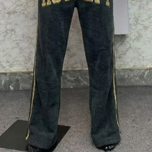 Ensemble de survêtement moderne pour homme avec fermeture éclair, coupe ajustée, vêtements de sport confortables pour le jogging et l'entraînement - Product Image 5