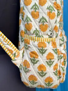 Mochila Blanca con Diseño Floral, Unisex, Plegable, Capacidad de 10 kg, Forro de Algodón Orgánico Ligero, Cierre de Cremallera, Ideal para Viajes de Lujo - Product Image 3