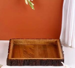 Plateau de service rectangulaire contemporain en bois avec poignées métalliques, plateau décoratif fait main pour la cuisine et la table à manger - Product Image 1
