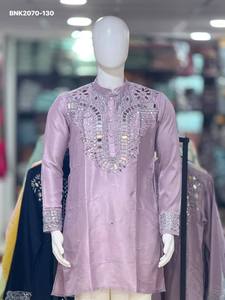 Nueva colección de kurta corta de manga larga con yoke y trabajo de espejo en seda pura y pantalón de algodón, proveedor de la India. - Product Image 5