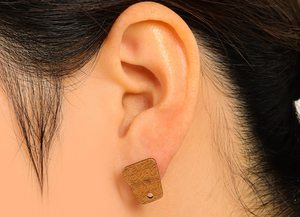 Clous d'oreilles rectangulaires en bois avec tiges métalliques pour la fabrication de bijoux - Product Image 4
