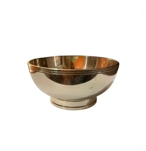 Bol à fruits au design circulaire classique avec des accents floraux, adapté à toutes les occasions de repas - Product Image 4