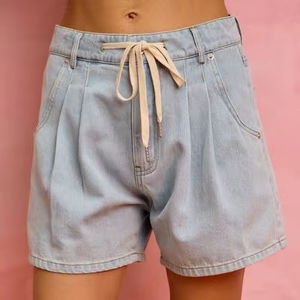 Shorts de mezclilla de tiro medio SO ME con cordón de algodón - Product Image 3