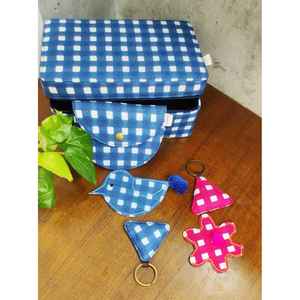 Juego de 6 Cajas de Regalo Azules a Cuadros, Elegante Juego de Regalo Empresarial - Product Image 1