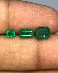 มรกตแอฟริกันทรงแปดเหลี่ยมเจียระไนแบบธรรมชาติ จำนวน 3 ชิ้น, มรกตทรงเหลี่ยม, เครื่องประดับมรกต - Product Image 1