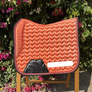 Oferta Especial: Mantas de Silla de Montar Inglesas Multicolores para Salto Ecuestre, Fabricadas por un Fabricante de Artículos Ecuestres - Product Image 2