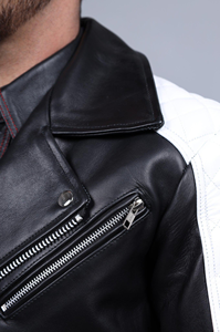 Blouson de motard en cuir bicolore pour homme avec fermeture éclair asymétrique, options de panneaux contrastants et de passepoil, col large et taille ceinturée, style Perfecto - Product Image 5