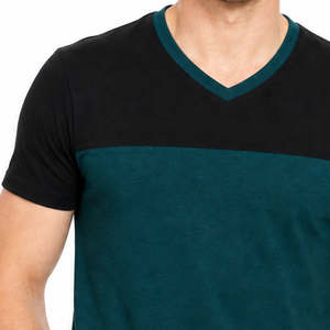 Camiseta de cuello en V lisa de alta calidad con logotipo personalizado para hombre, camiseta informal de manga corta de dos tonos en verde oscuro y negro. - Product Image 3