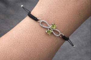 Pulsera de Plata 925 con Dije de Mariposa Infinita y Peridoto Natural Facetado, Ajustable, de Macramé, de Lujo, para Niñas y Mujeres, Regalo para Fiestas - Product Image 3