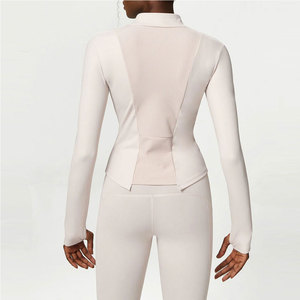Ensemble de yoga pour femmes, séchage rapide, respirant, tenue de sport, faible MOQ, vente en gros, écologique, fabriqué au Pakistan - Product Image 2