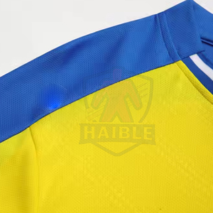 บริการ OEM ชุดฟุตบอลระบายอากาศได้ดี สีและโลโก้สั่งทำได้ คุณภาพสูง โพลีเอสเตอร์อินเตอร์ล็อค ราคาประหยัด - Product Image 3