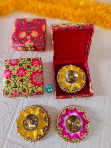 Juego de Diyas de Latón con Diseño de Loto Hecho a Mano, con Caja de Regalo Decorativa Floral, Lámpara Festiva para Pooja, Decoración para el Hogar y el Templo, Regalos para Diwali - Product Image 2