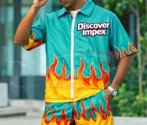 Ensemble court 2 pièces personnalisé pour homme, imprimé graphique flamme 3D turquoise, survêtement d'été, polo à quart de zip et short assorti - Product Image 3