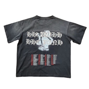 T-shirt graphique noir surdimensionné personnalisé pour homme, style streetwear en coton, avec impression guitare et ampli, effet délavé vintage, inspiré des tournées rock - Product Image 4