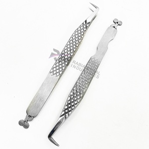 Pinzas para Extensión de Pestañas RMI, Nuevas y Más Vendidas, Pinzas para Volumen y Extensión de Pestañas, 2 Piezas, Plateado Mate, Empaque Sostenible - Product Image 5