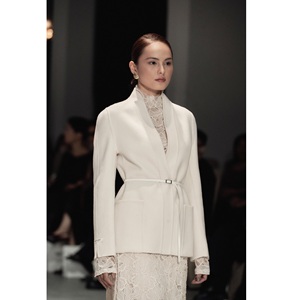 Manteaux pour femmes de haute qualité, nouveau modèle CAMILLE TIE-WAIST WOOL COAT, en cachemire, luxueux, de haute couture, longueur courte, WhiteAnt - Product Image 3